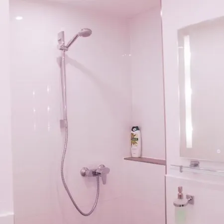 Apartament Design Studio Near Oktoberfest & Free Parking